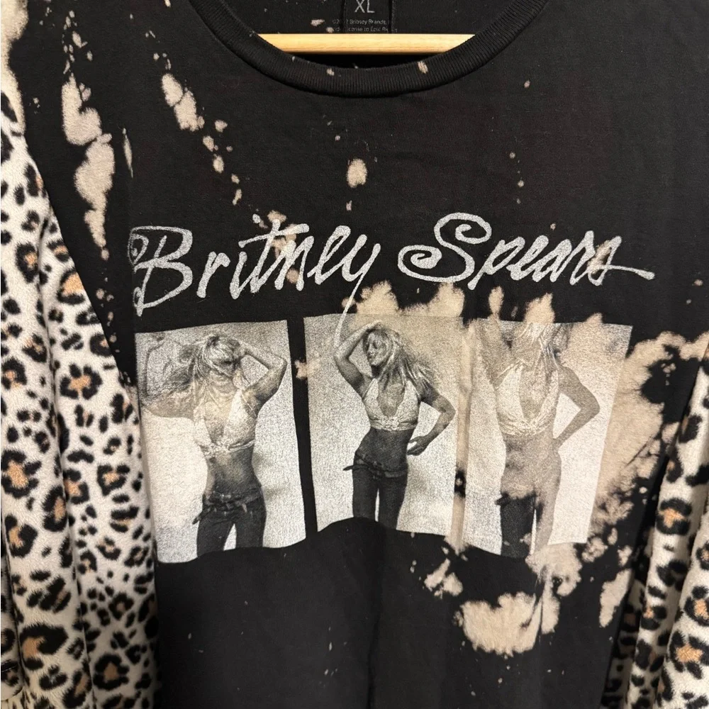 Custom Britney Spears Graphic Tee with Fleece Leopard Print Kimono Sleeves - Picture 4 of 5